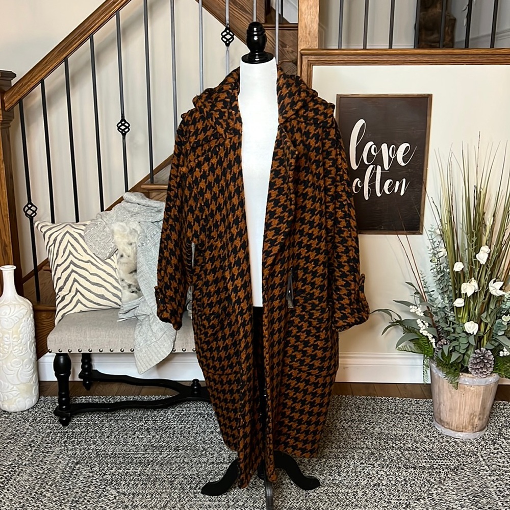 Houndstooth Patterned Women's Coat